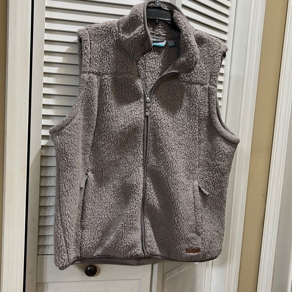 Free country fuzzy vest NN - Picture 1 of 7